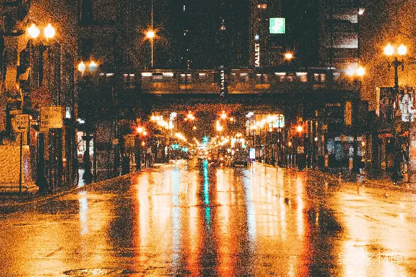 高清摄影 建筑物间的夜晚灰色混凝土路
