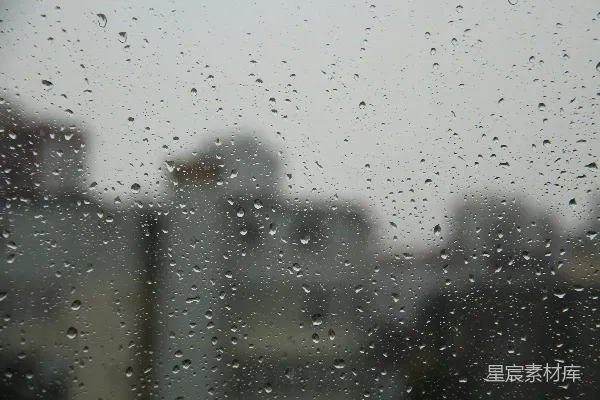 高清摄影 窗外城市背景下的雨滴