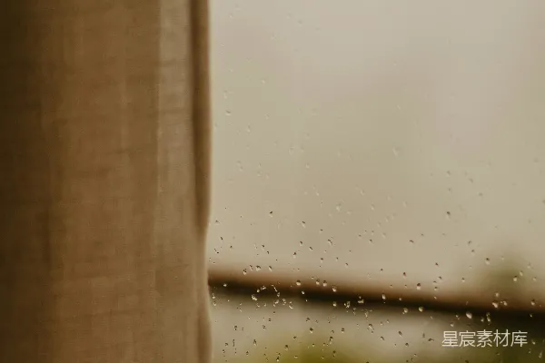高清摄影 玻璃窗上的雨滴