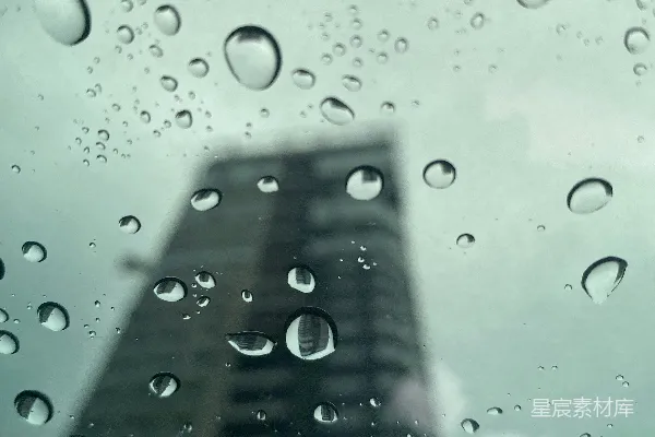 高清摄影 窗户上的雨滴