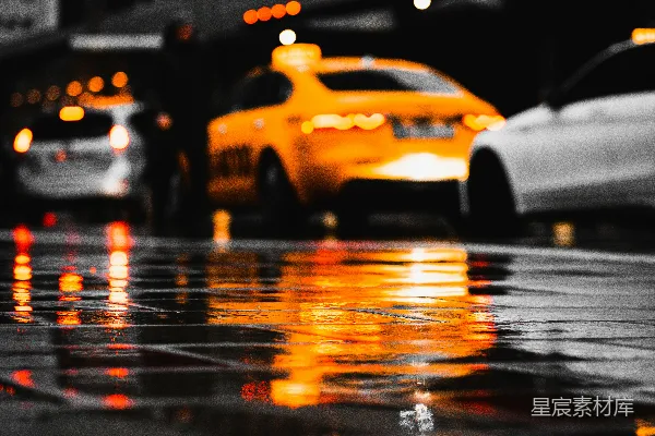 高清摄影 夜晚路上的一辆黄出租车