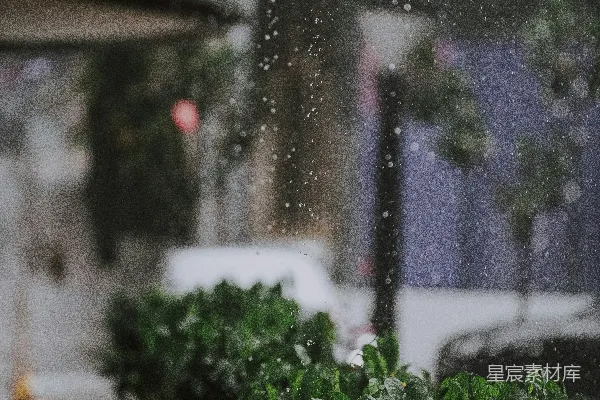 高清摄影 窗户上挂着雨滴