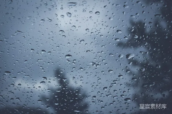 高清摄影 窗户上的雨滴