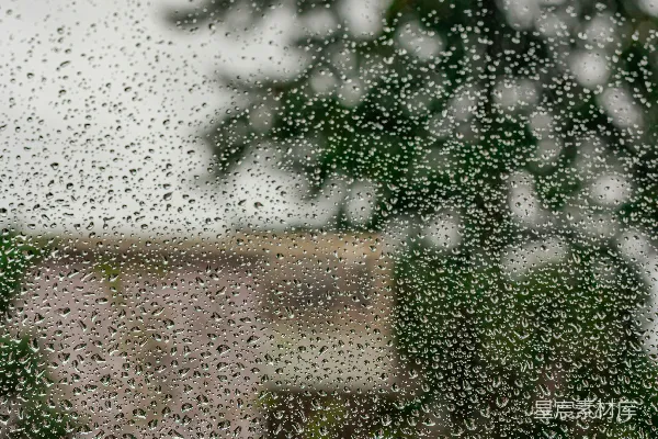 高清摄影 玻璃窗上的水珠