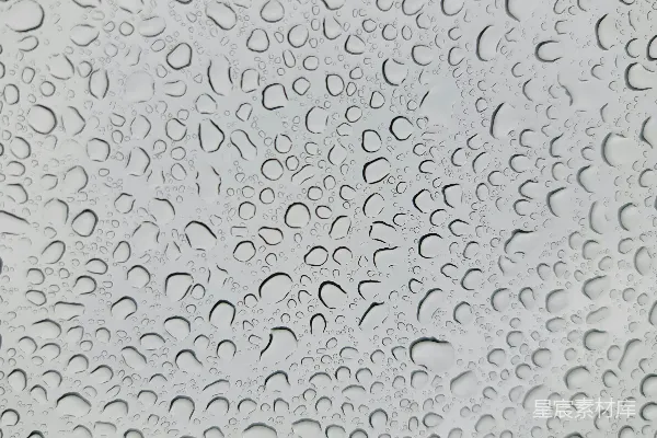 高清摄影 窗户上的一个小特写镜头，可以看到上面有水珠。