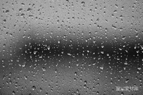 高清摄影 黑白照片中的雨滴落在窗户上