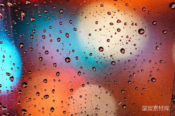 高清摄影 窗户上近景，有雨滴