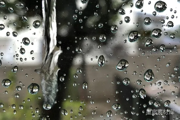 高清摄影 窗户上有一滴滴水珠