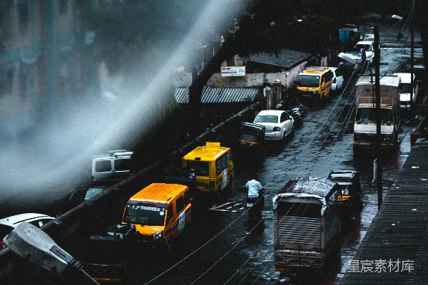 高清摄影 白天路上的黄色出租车 cab。