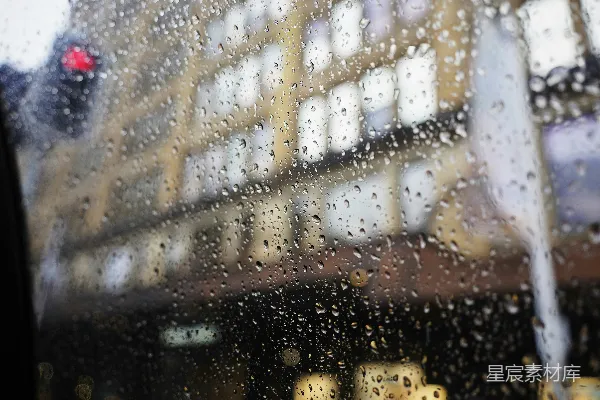 高清摄影 窗户上的雨滴