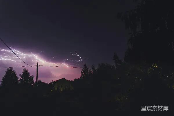 高清摄影 夜空出现闪电 bolts