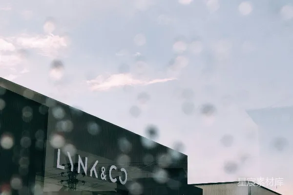 高清摄影 LYNK & CO 白天建设中