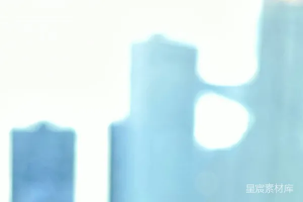 高清摄影 一座高楼林立的城市的模糊照片