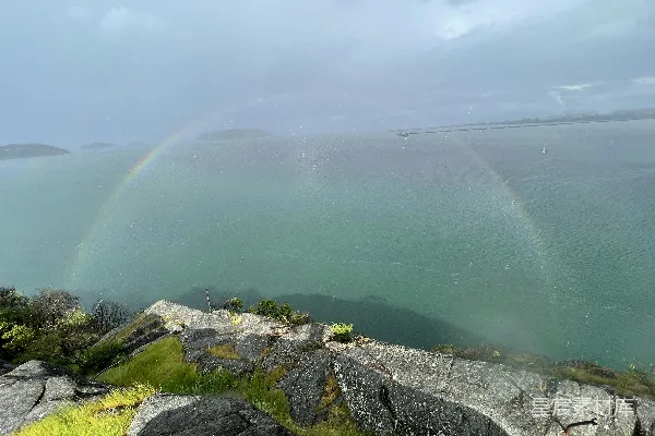 高清摄影 水体上的彩虹