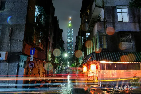 高清摄影 夜晚城市街道的一张模糊照片