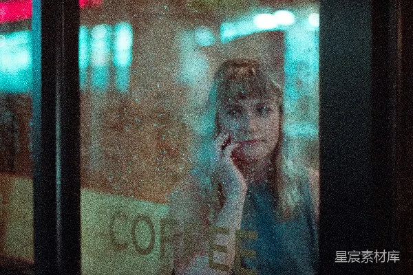 高清摄影 窗边的女人