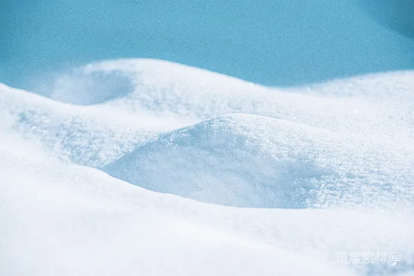 高清摄影 白天积雪的山峰