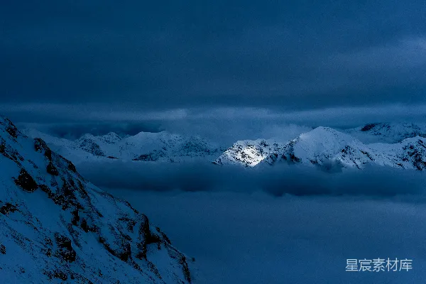 高清摄影 雪山云海覆顶