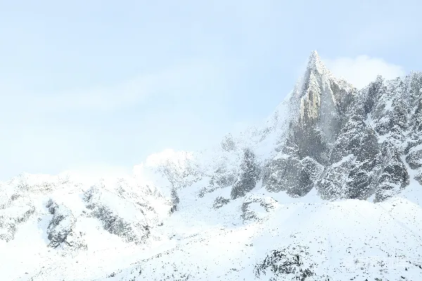 高清摄影 白天覆雪的山峰