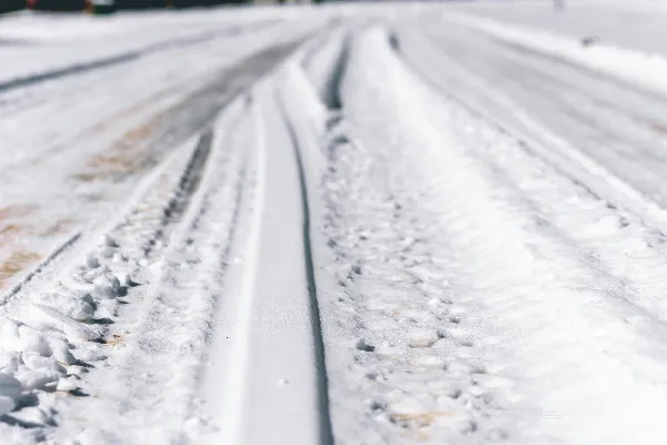 高清摄影 白天覆雪的道路