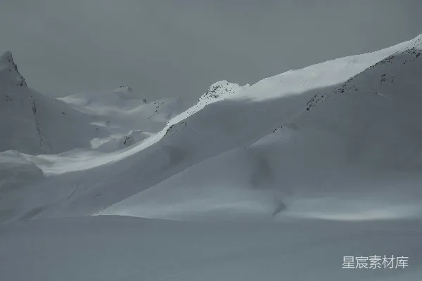 高清摄影 雪山覆盖的风景照