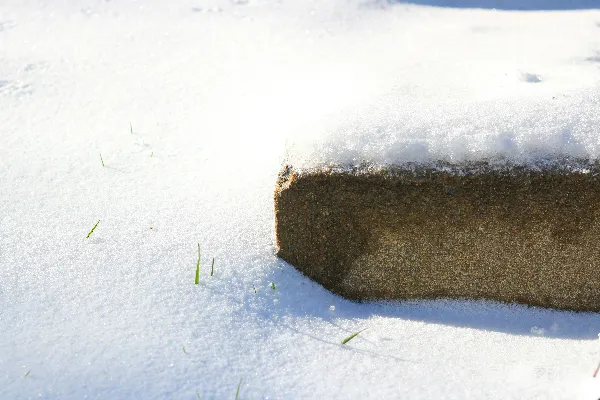 高清摄影 灰石覆盖的白雪
