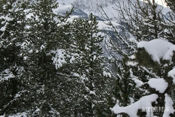 高清摄影 白雪覆盖的山峦范围