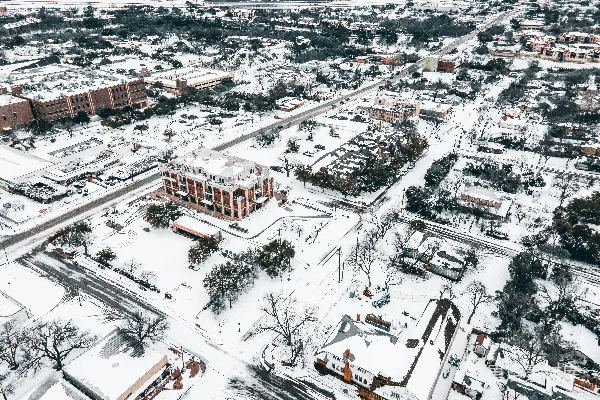 高清摄影 覆盖着白雪的城市俯瞰图