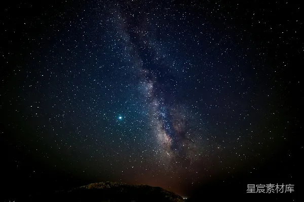高清摄影 夜空中的星星和银河