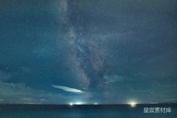 高清摄影 湖面上的夜空景色