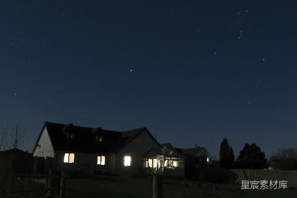 高清摄影 屋檐上星辉璀璨