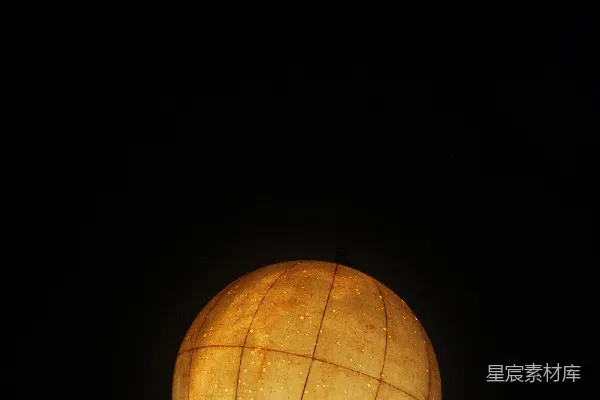 高清摄影 桌面上的一盏灯