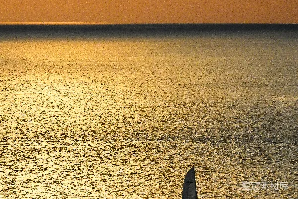 高清摄影 水面的小船