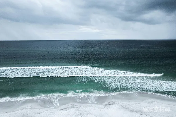 高清摄影 海滩上的波浪