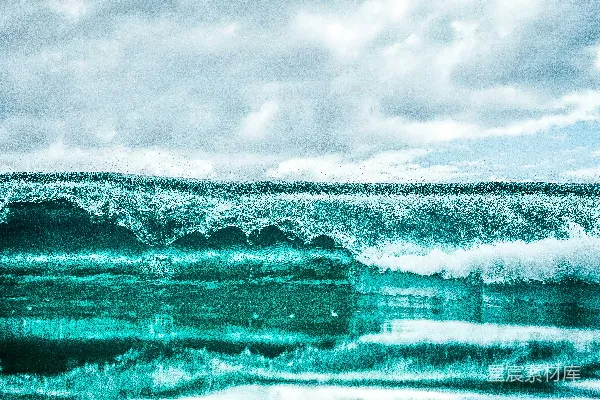 高清摄影 暴雨云下巨大的波浪。