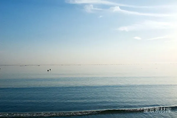 高清摄影 白天海面平静