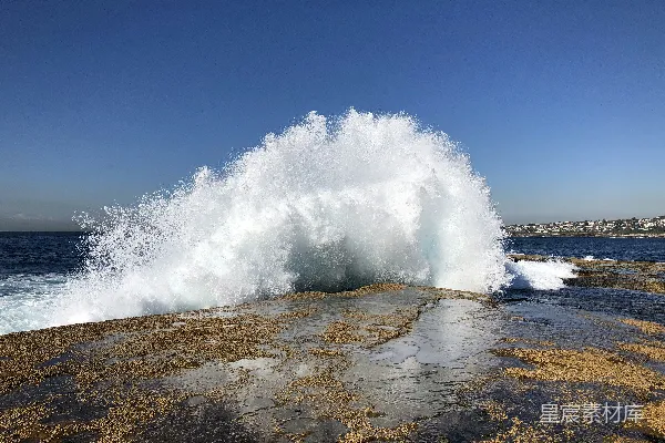 高清摄影 海滩上波浪拍打的声音