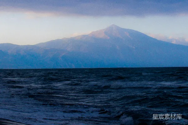 高清摄影 白天海边俯瞰山 Range