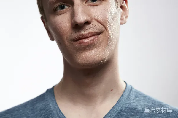 高清摄影 蓝领衫的男士