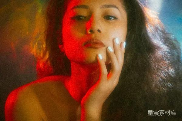 高清摄影 红色上衣的女人