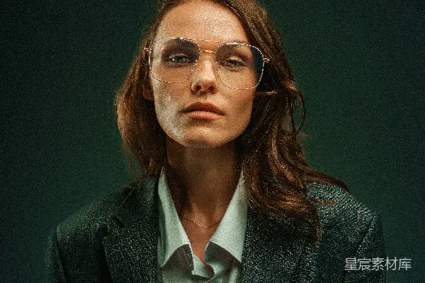 高清摄影 戴眼镜的女人穿着套装