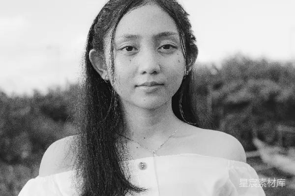 高清摄影 长发女子穿着白色连衣裙