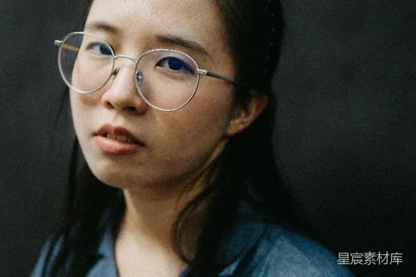 高清摄影 戴眼镜的人