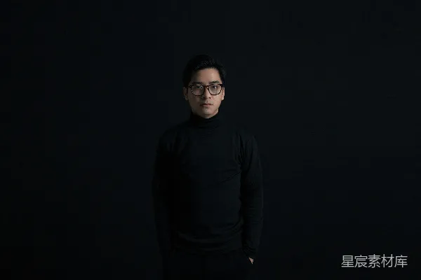高清摄影 黑色长袖衫的男人戴着黑色太阳镜