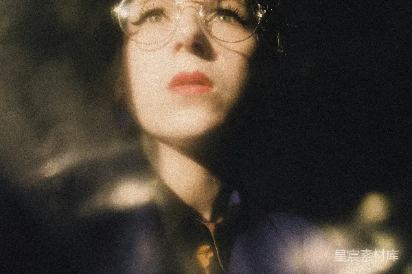 高清摄影 黑框眼镜的女人