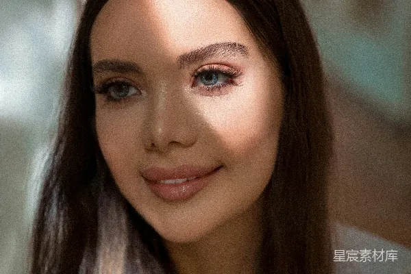高清摄影 一个戴着眼镜且留着长发的妇女