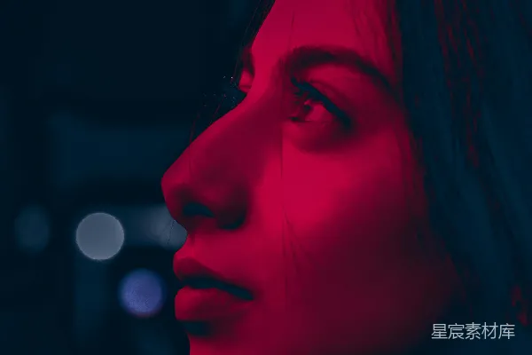 高清摄影 红发女子仰望