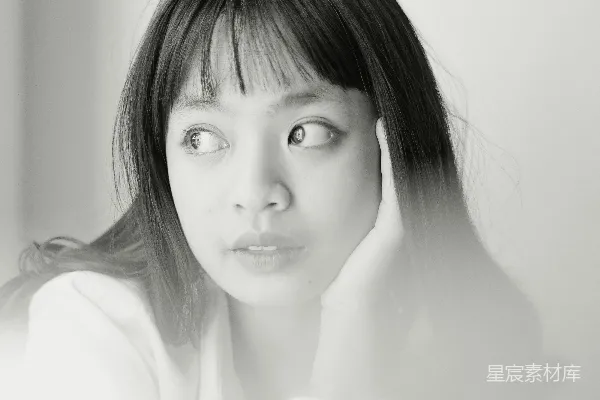高清摄影 白衬衫女子微笑