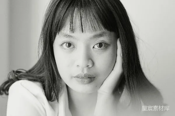 高清摄影 白长袖衬衣女子