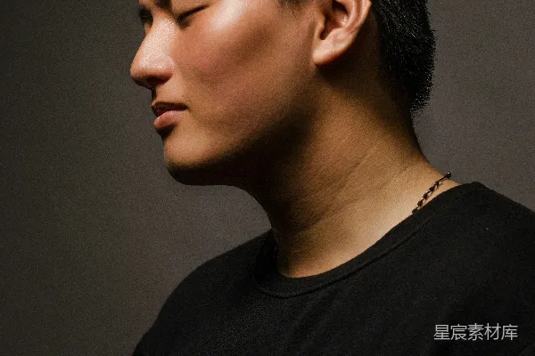 高清摄影 穿着黑色上衣的男人